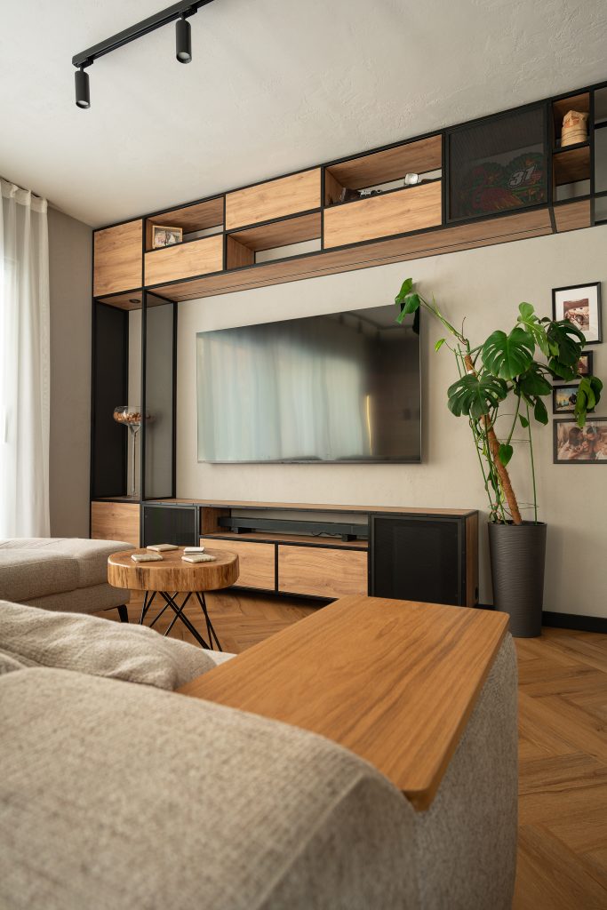 Zabudowa kuchenna na wymiar – szafki i półki