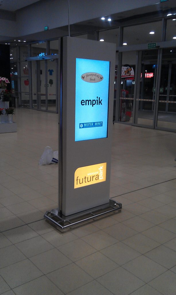 Kiosk multimedialny Factory – prototyp (ujęcie 1)