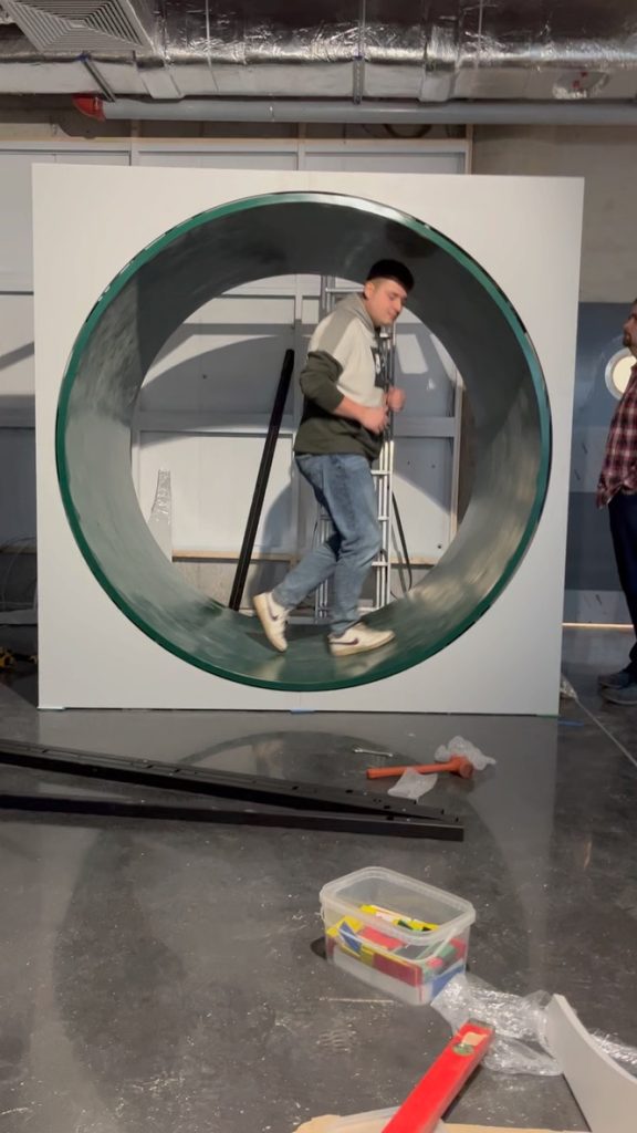 „Ludzki chomik” – rama i elementy montażowe