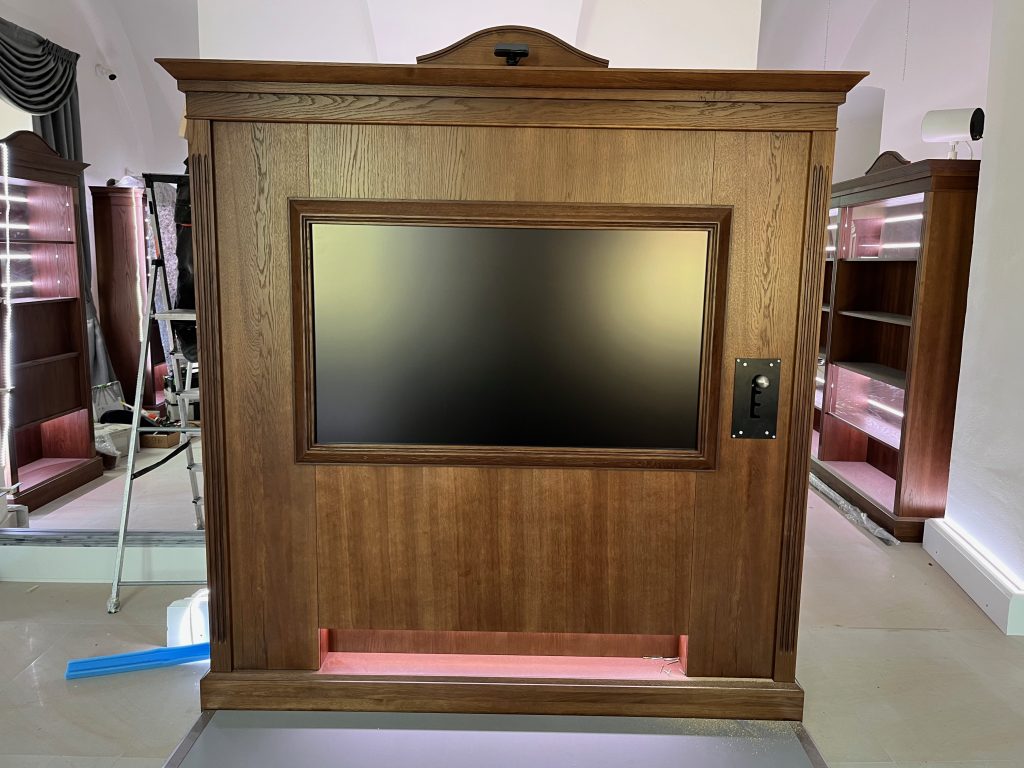 Mechaniczny kontroler – prototyp obudowy z ekranem