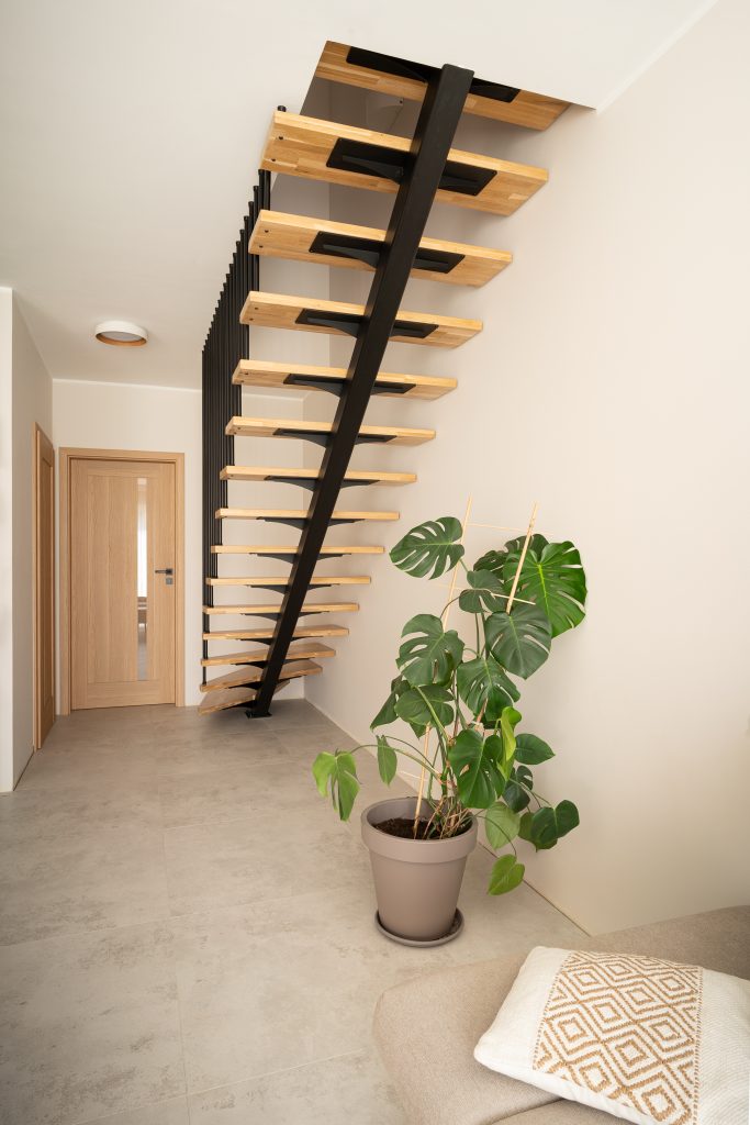 Schody stal + drewno – perspektywa