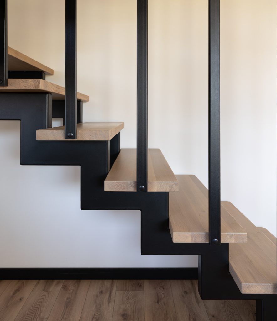 Schody – detal dolnych stopni